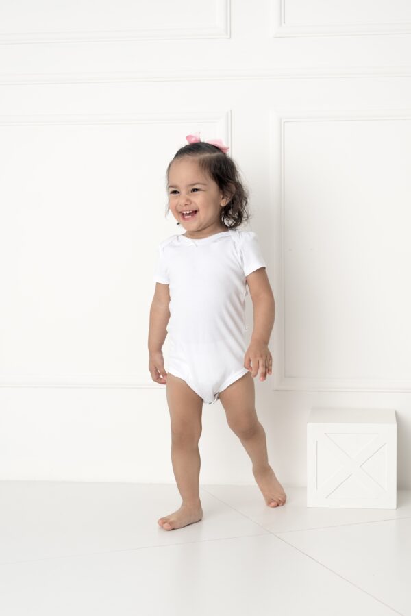 Body Manga Corta Niña Blanco Cremoso